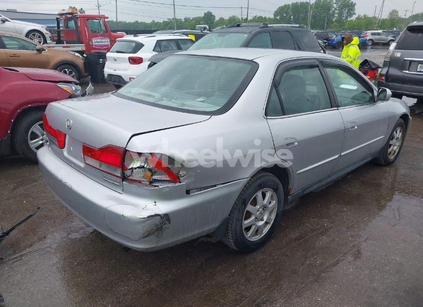 Photo 4 of 2002 Honda Accord 2.3 EX/2.3 SE (VIN 1HGCG66852A160513)