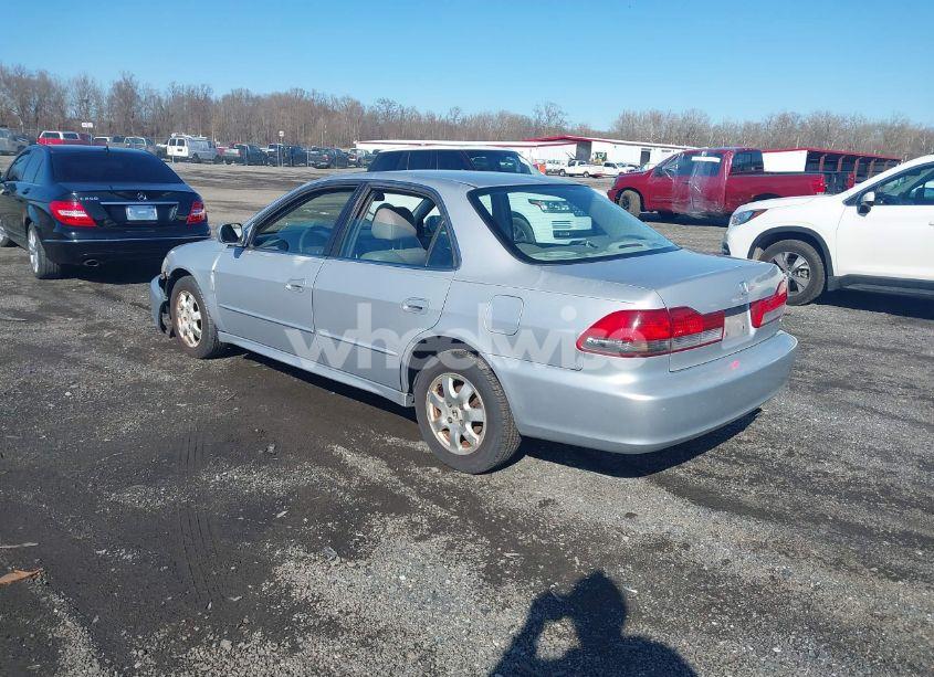 Photo 3 of 2002 Honda Accord 2.3 EX/2.3 SE (VIN 1HGCG66862A003976)