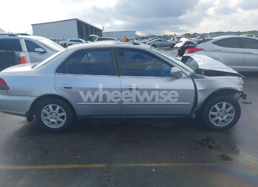 Photo 13 of 2002 Honda Accord 2.3 EX/2.3 SE (VIN 1HGCG66872A072031)