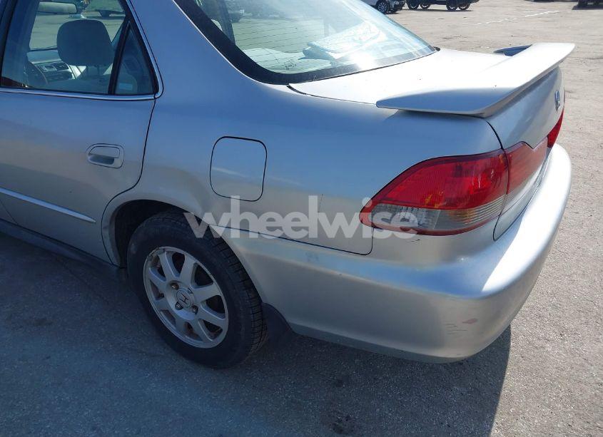 Photo 6 of 2002 Honda Accord 2.3 EX/2.3 SE (VIN 1HGCG66872A129294)