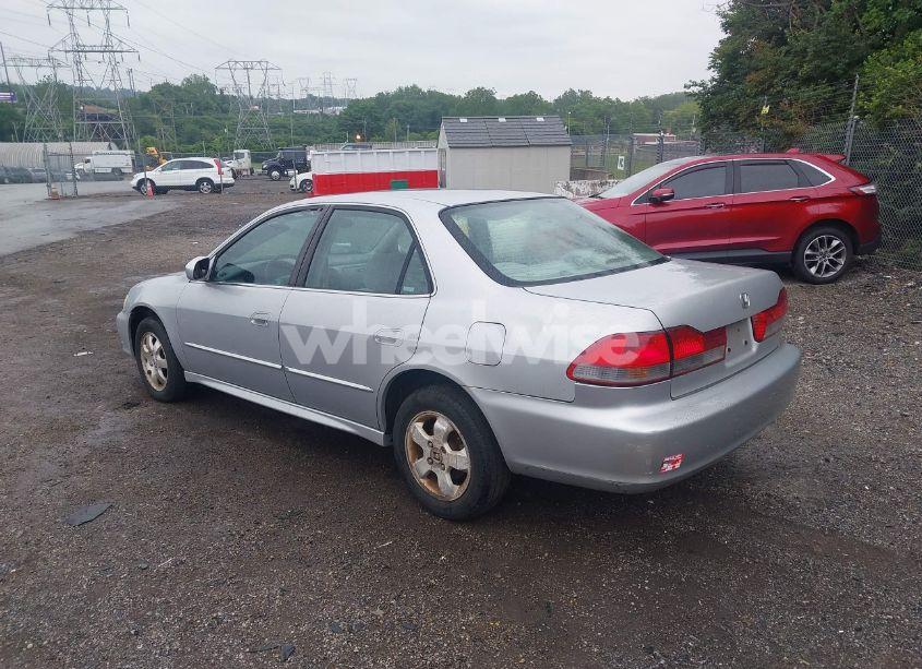 Photo 3 of 2002 Honda Accord 2.3 EX/2.3 SE (VIN 1HGCG66892A094130)