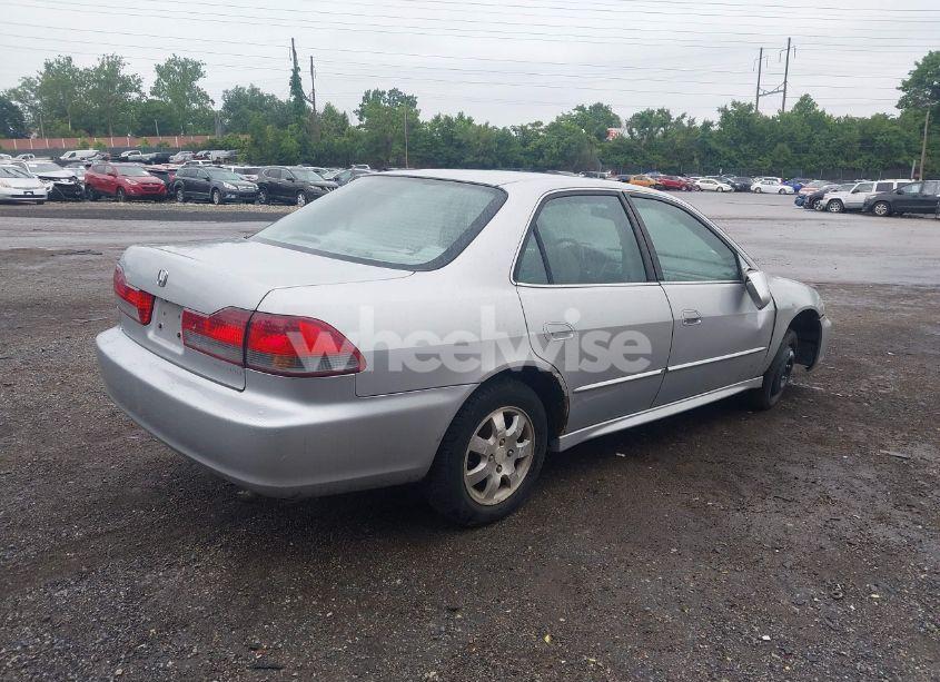 Photo 4 of 2002 Honda Accord 2.3 EX/2.3 SE (VIN 1HGCG66892A094130)