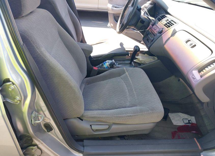 Photo 5 of 2002 Honda Accord 2.3 EX/2.3 SE (VIN 1HGCG66892A132035)