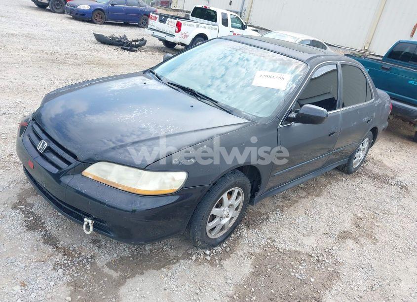 Photo 2 of 2002 Honda Accord 2.3 EX/2.3 SE (VIN 1HGCG668X2A171099)