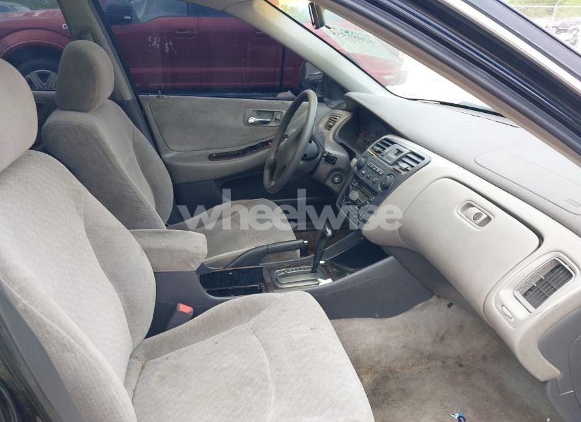 Photo 5 of 2002 Honda Accord 2.3 EX/2.3 SE (VIN 1HGCG668X2A171099)