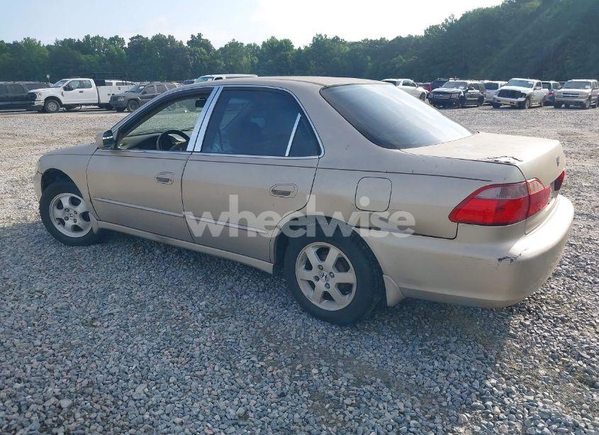 Photo 3 of 2000 Honda Accord 2.3 SE (VIN 1HGCG6698YA107838)