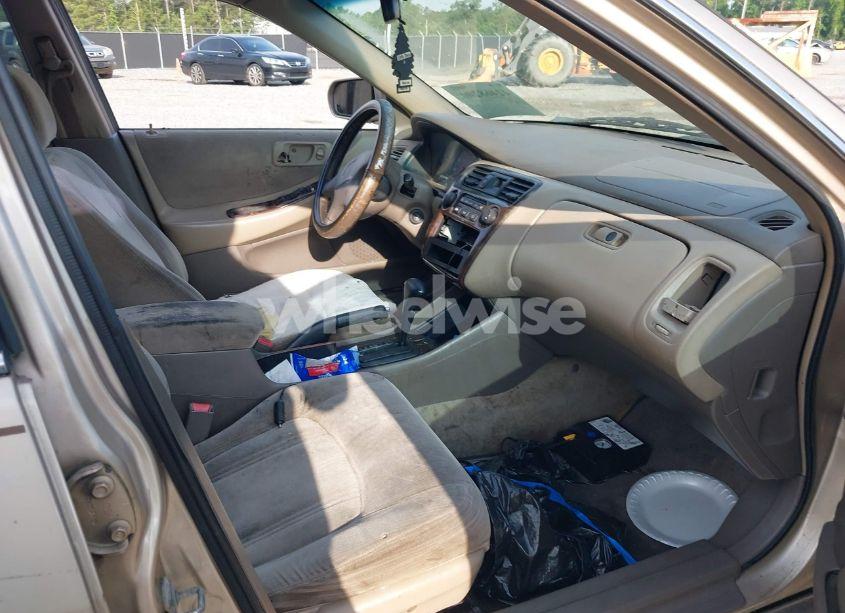 Photo 5 of 2000 Honda Accord 2.3 SE (VIN 1HGCG6698YA107838)