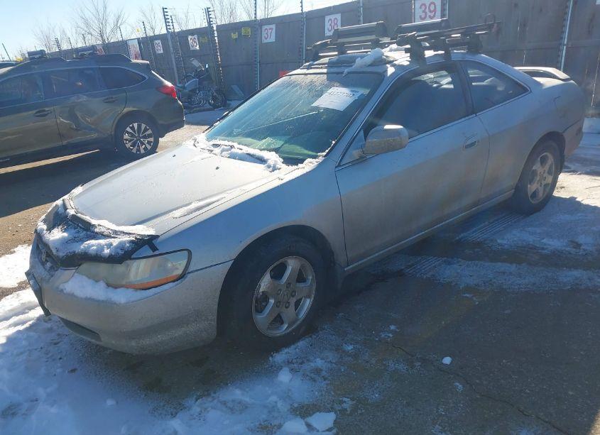 Photo 2 of 2000 Honda Accord (VIN 1HGCH2251YA037689)