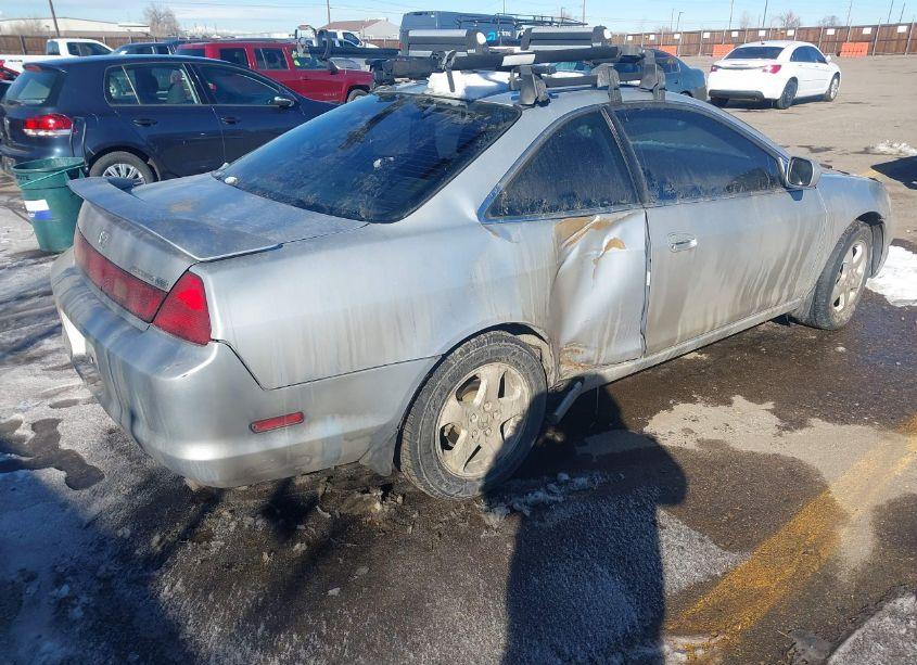 Photo 4 of 2000 Honda Accord (VIN 1HGCH2251YA037689)