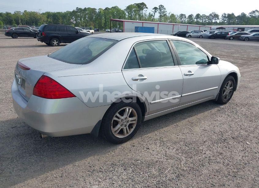 Photo 4 of 2006 Honda Accord 2.4 SE (VIN 1HGCM55316A164850)