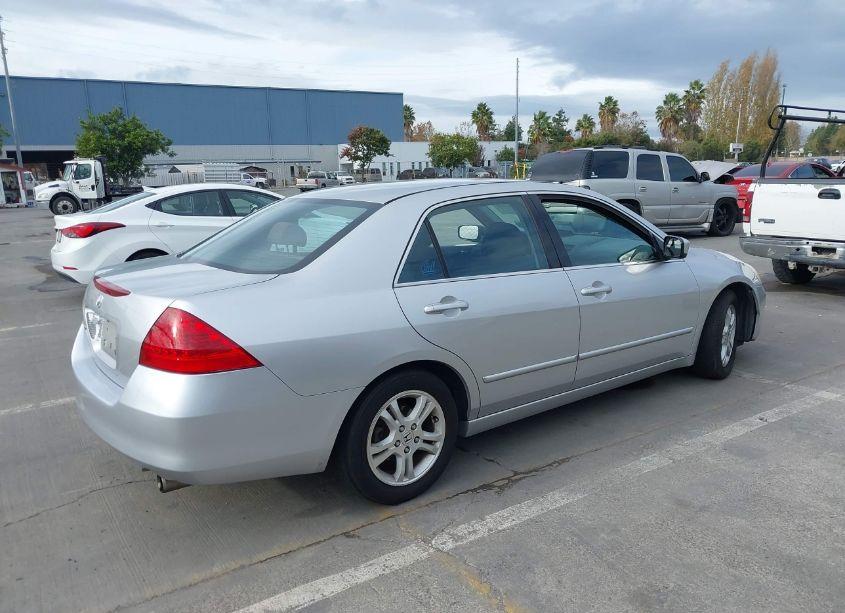 Photo 4 of 2006 Honda Accord 2.4 SE (VIN 1HGCM55326A048797)