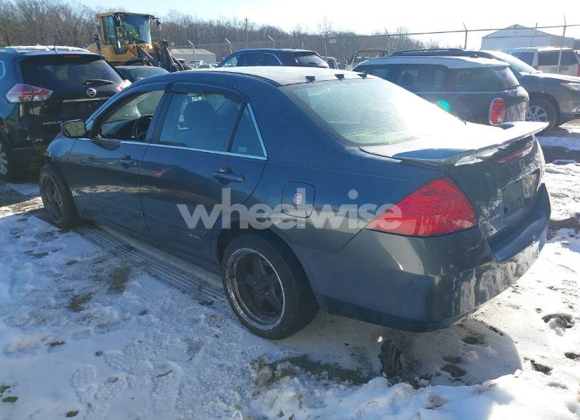 Photo 3 of 2006 Honda Accord 2.4 SE (VIN 1HGCM55386A061599)