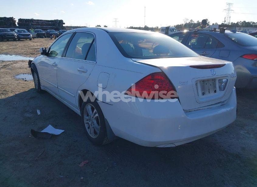 Photo 3 of 2006 Honda Accord 2.4 SE (VIN 1HGCM55396A006000)