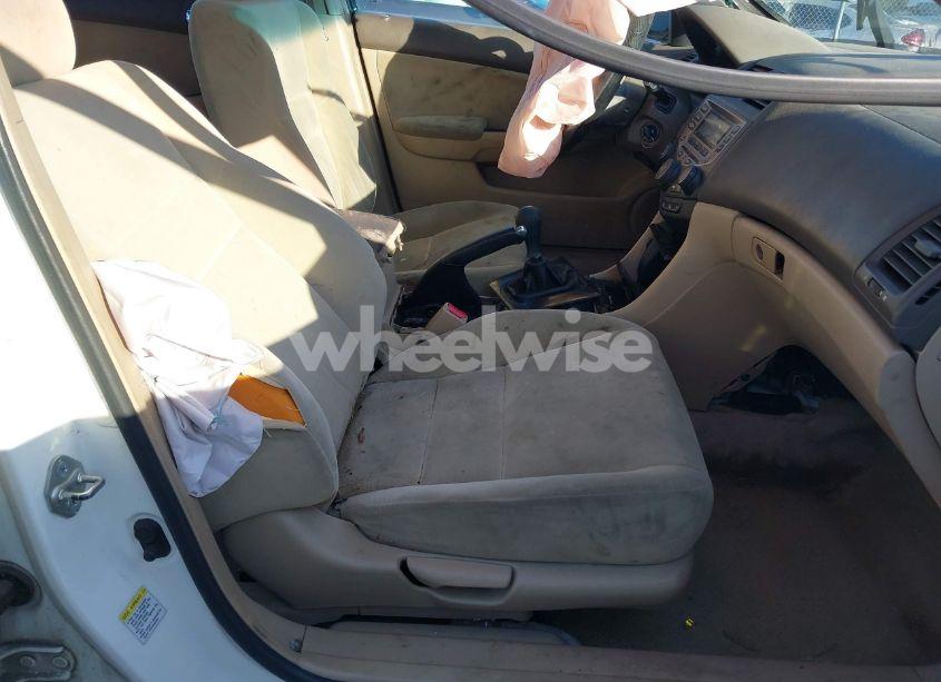 Photo 5 of 2006 Honda Accord 2.4 SE (VIN 1HGCM55396A006000)