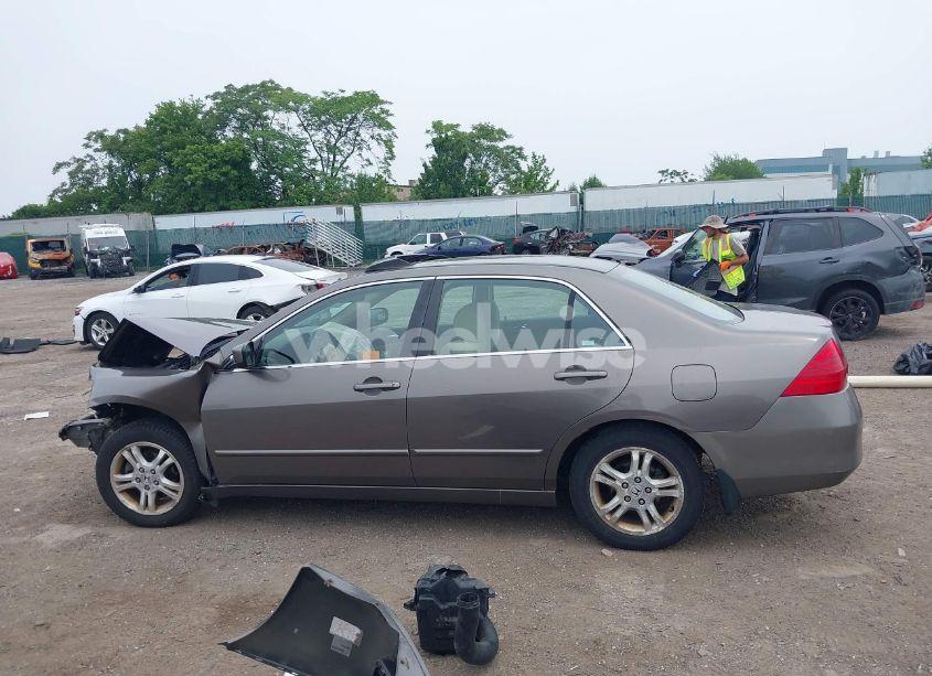 Photo 15 of 2007 Honda Accord 2.4 EX (VIN 1HGCM55787A031992)
