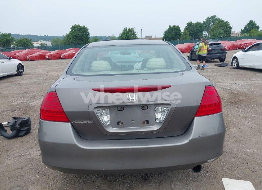 Photo 17 of 2007 Honda Accord 2.4 EX (VIN 1HGCM55787A031992)