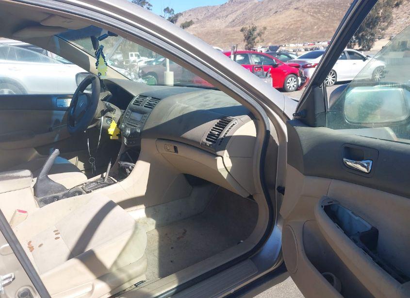 Photo 4 of 2006 Honda Accord 2.4 VP (VIN 1HGCM56106A074442)