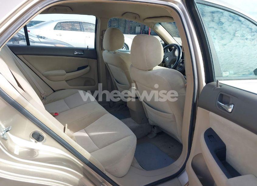 Photo 8 of 2005 Honda Accord 2.4 DX (VIN 1HGCM56115A170773)