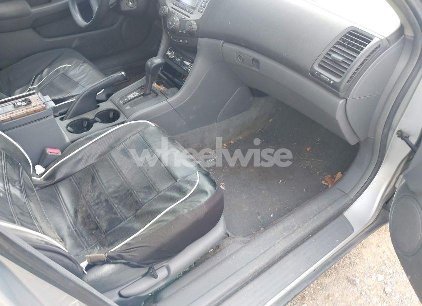 Photo 5 of 2007 Honda Accord 2.4 VP (VIN 1HGCM56127A075240)