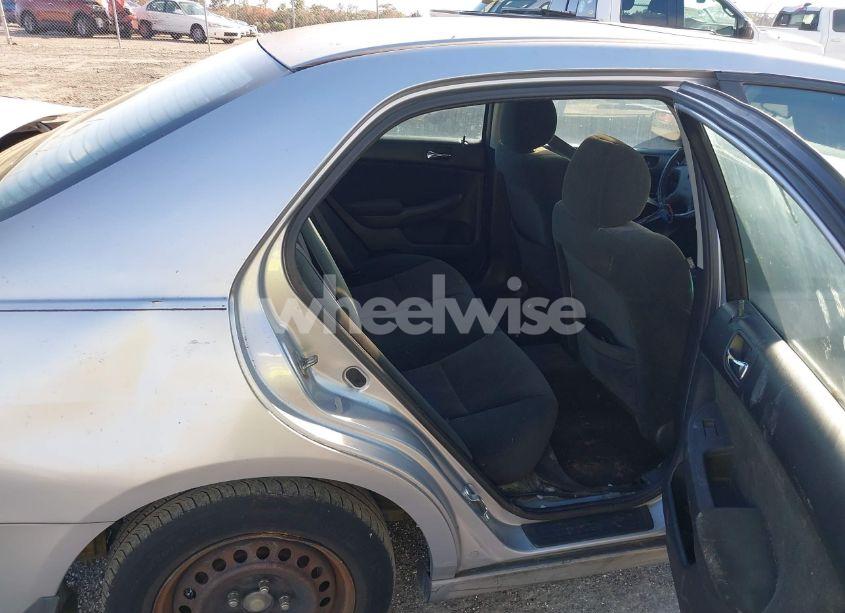 Photo 8 of 2005 Honda Accord 2.4 DX (VIN 1HGCM56155A142216)