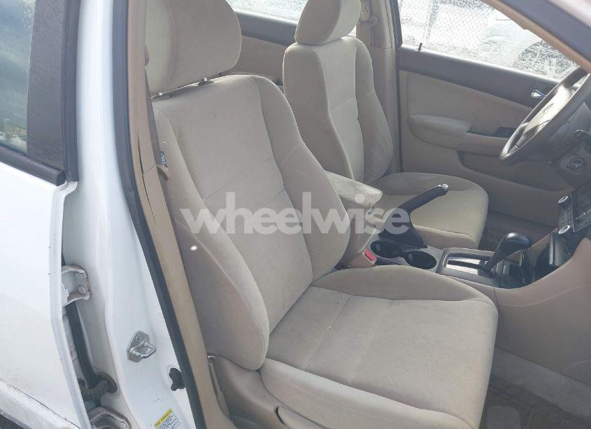 Photo 5 of 2006 Honda Accord 2.4 VP (VIN 1HGCM56156A025964)