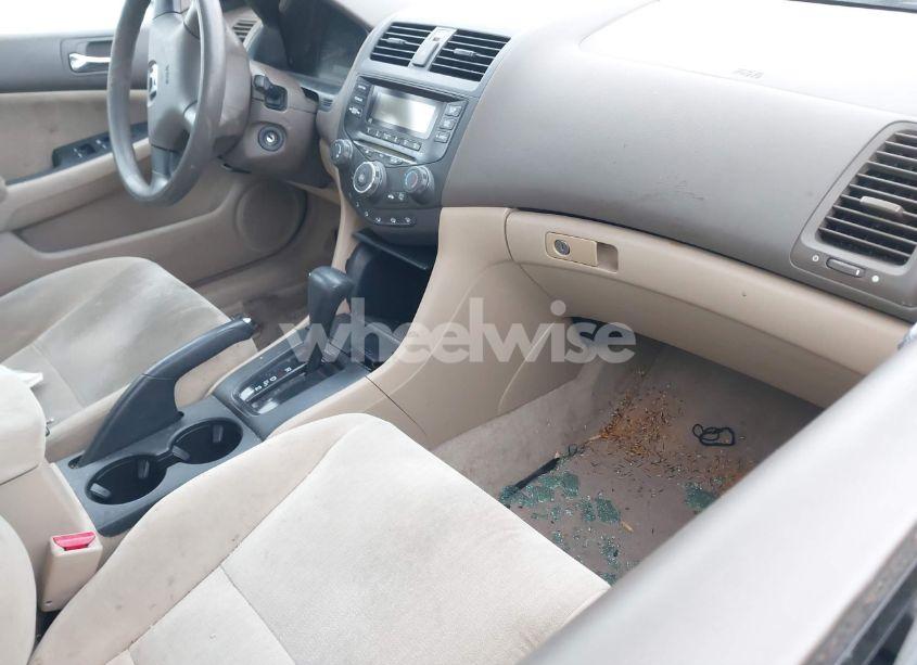 Photo 5 of 2005 Honda Accord 2.4 DX (VIN 1HGCM56165A124078)