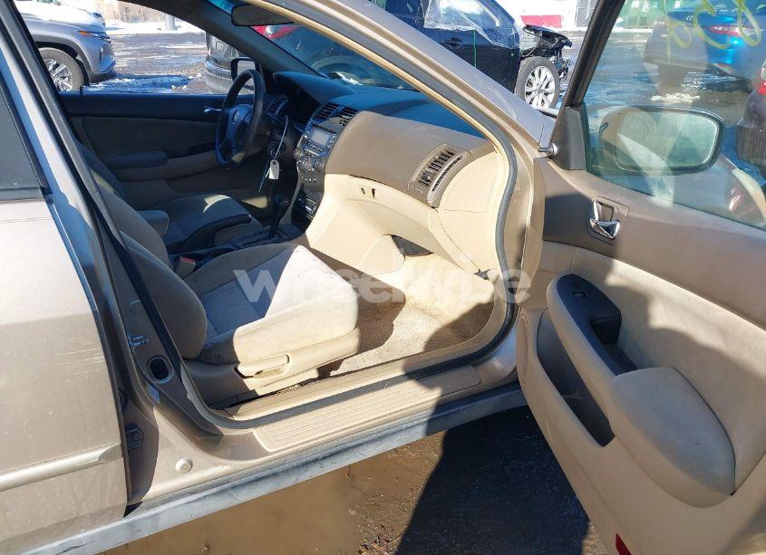 Photo 5 of 2005 Honda Accord 2.4 DX (VIN 1HGCM56165A179176)