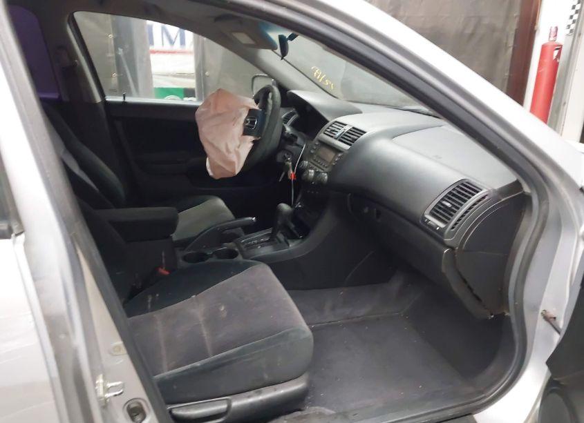Photo 5 of 2004 Honda Accord 2.4 DX (VIN 1HGCM56174A099755)