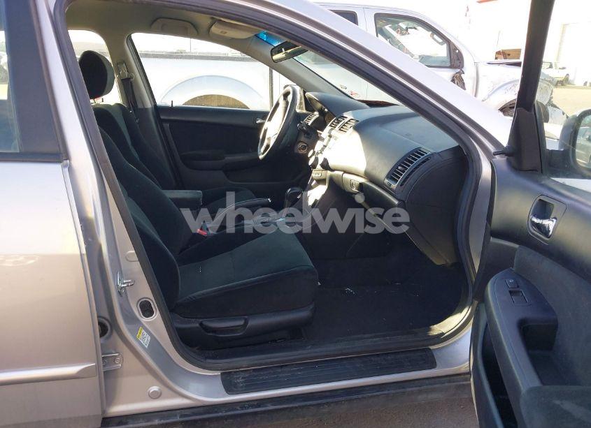 Photo 5 of 2006 Honda Accord 2.4 VP (VIN 1HGCM56176A075135)