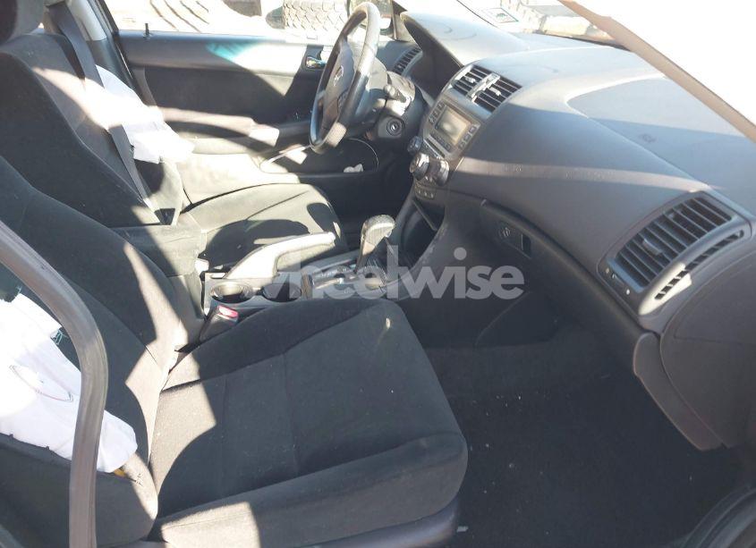 Photo 5 of 2006 Honda Accord 2.4 VP (VIN 1HGCM56176A136256)