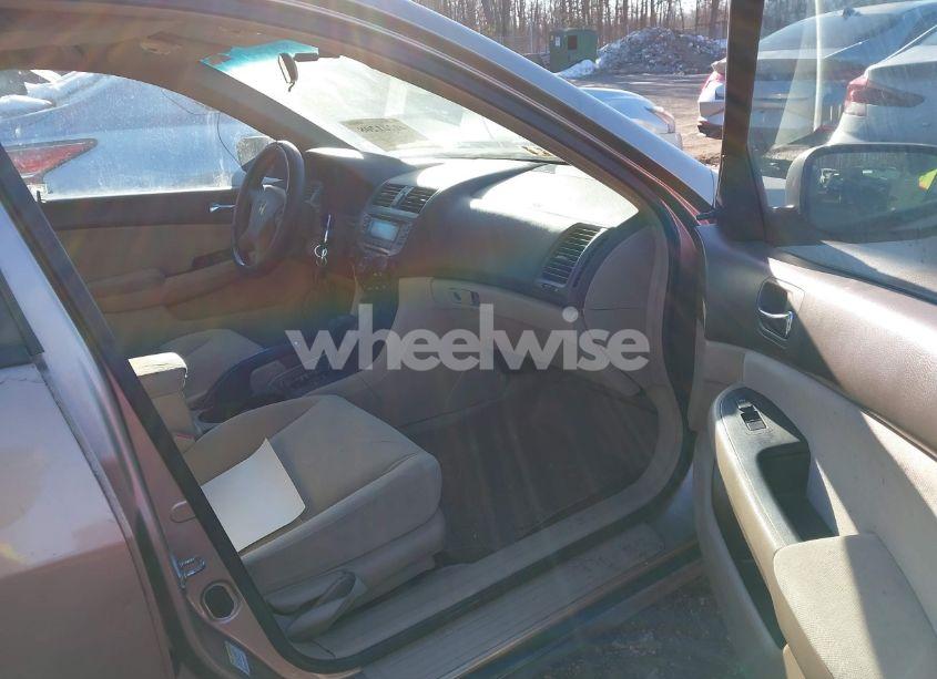 Photo 5 of 2006 Honda Accord 2.4 VP (VIN 1HGCM56186A050826)