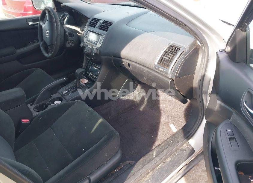 Photo 5 of 2006 Honda Accord 2.4 VP (VIN 1HGCM56196A015132)