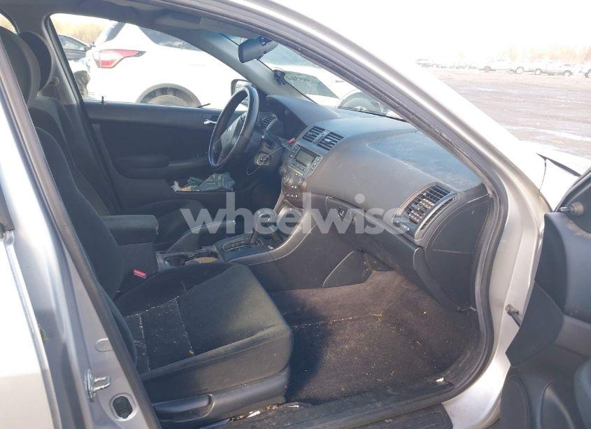 Photo 5 of 2007 Honda Accord 2.4 VP (VIN 1HGCM56197A163623)