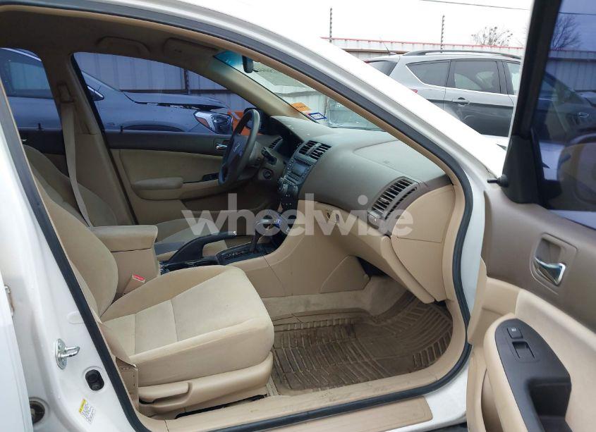 Photo 5 of 2006 Honda Accord 2.4 VP (VIN 1HGCM561X6A023353)