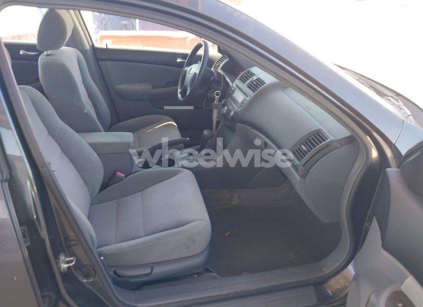 Photo 5 of 2004 Honda Accord 2.4 LX (VIN 1HGCM56304A006575)