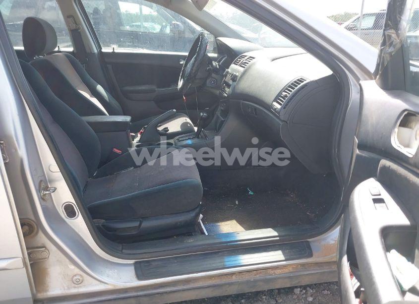 Photo 5 of 2004 Honda Accord 2.4 LX (VIN 1HGCM56304A016832)