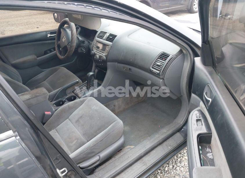 Photo 5 of 2006 Honda Accord 2.4 SE (VIN 1HGCM56306A046447)