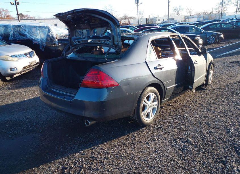 Photo 4 of 2006 Honda Accord 2.4 SE (VIN 1HGCM56306A057982)