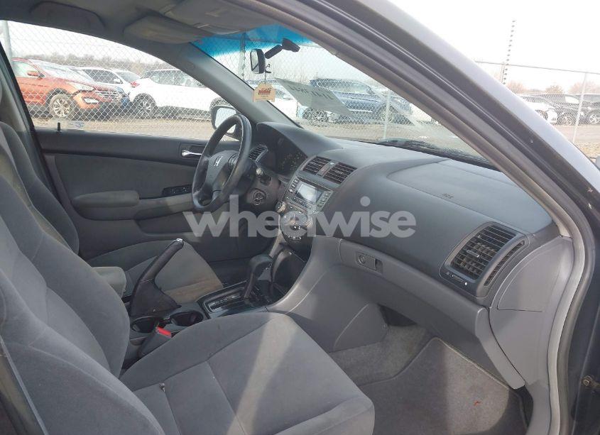 Photo 5 of 2006 Honda Accord 2.4 SE (VIN 1HGCM56306A146709)