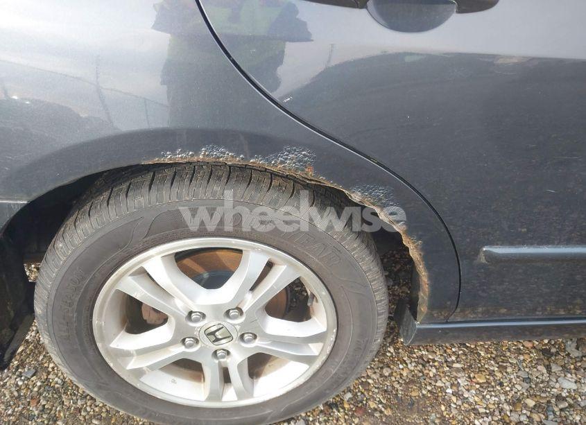 Photo 6 of 2006 Honda Accord 2.4 SE (VIN 1HGCM56306A146709)