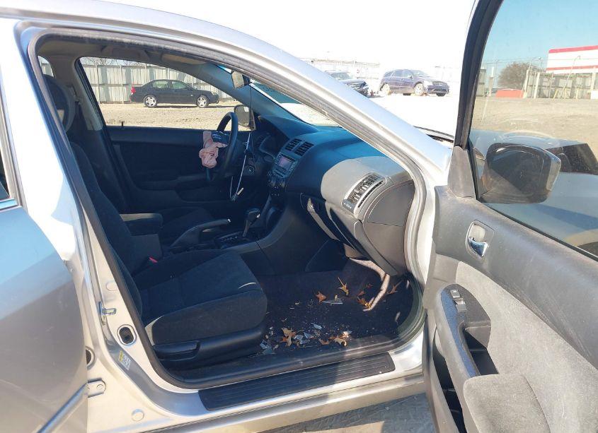 Photo 5 of 2006 Honda Accord 2.4 SE (VIN 1HGCM56306A150713)