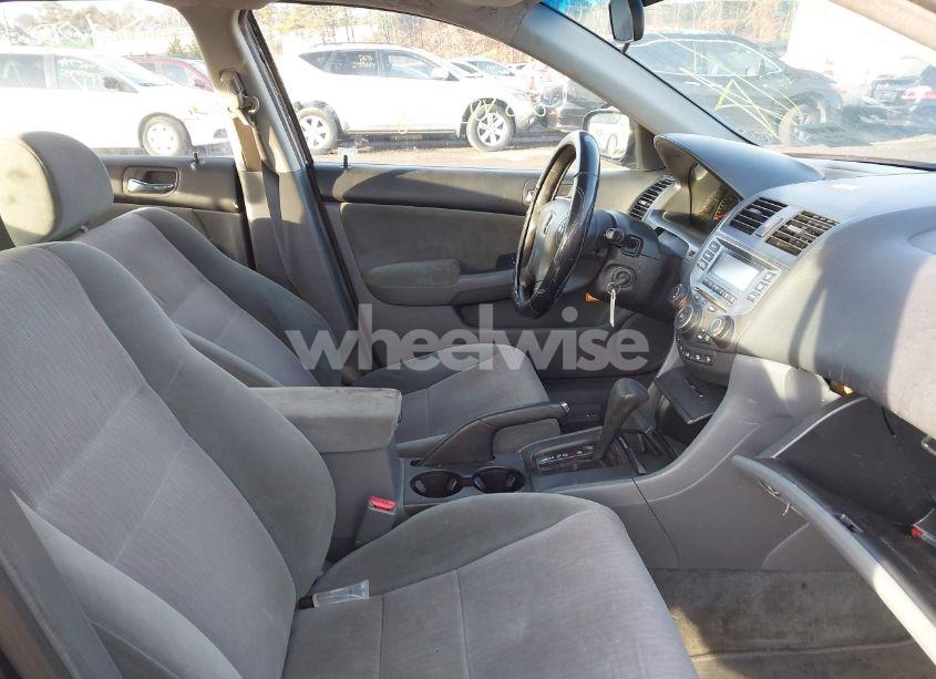 Photo 5 of 2003 Honda Accord 2.4 LX (VIN 1HGCM56313A108997)