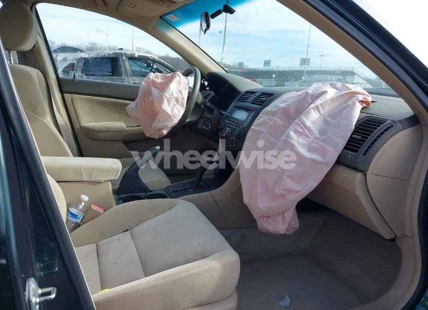 Photo 5 of 2004 Honda Accord 2.4 LX (VIN 1HGCM56314A166724)