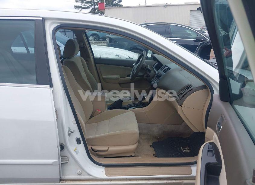 Photo 5 of 2006 Honda Accord 2.4 SE (VIN 1HGCM56316A006281)