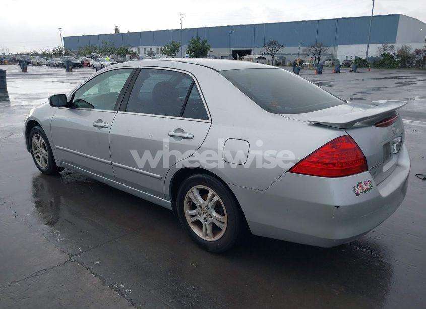 Photo 3 of 2006 Honda Accord 2.4 SE (VIN 1HGCM56316A022643)