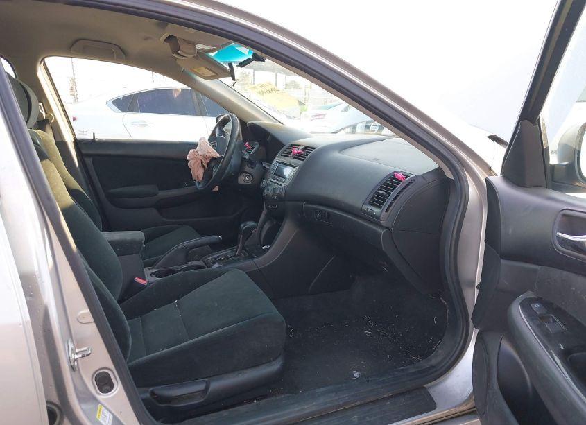 Photo 5 of 2006 Honda Accord 2.4 SE (VIN 1HGCM56316A033920)