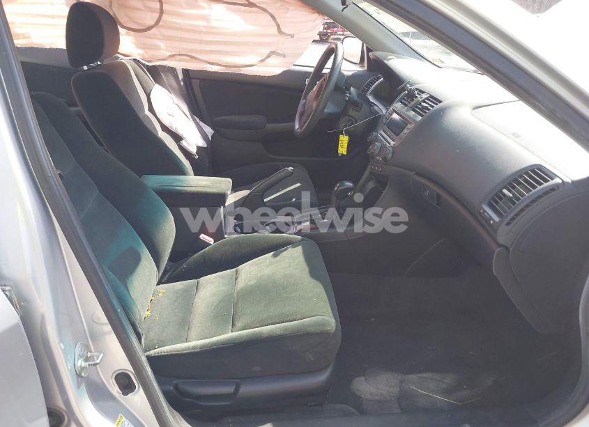 Photo 5 of 2006 Honda Accord 2.4 SE (VIN 1HGCM56316A128901)