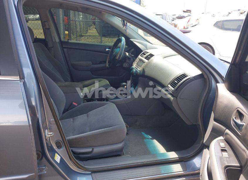 Photo 5 of 2007 Honda Accord 2.4 SE (VIN 1HGCM56317A022742)