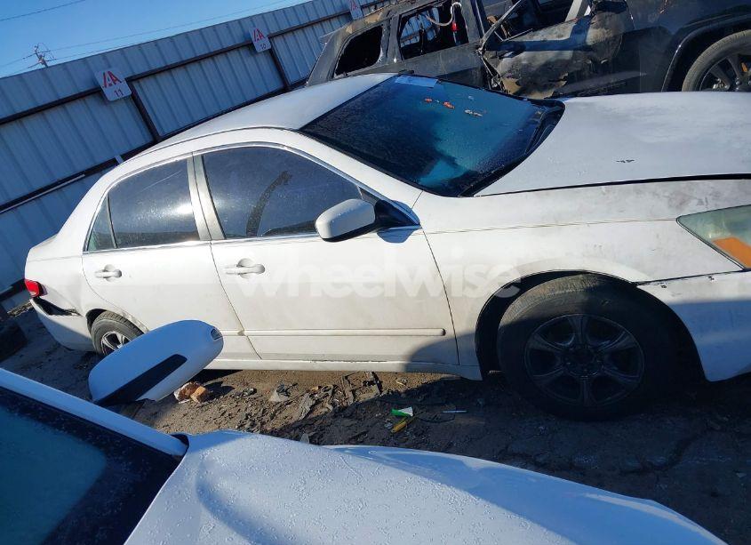 Photo 13 of 2003 Honda Accord 2.4 LX (VIN 1HGCM56323A002395)