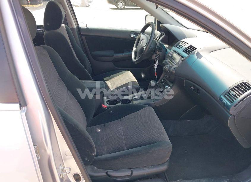 Photo 5 of 2004 Honda Accord 2.4 LX (VIN 1HGCM56324A048987)